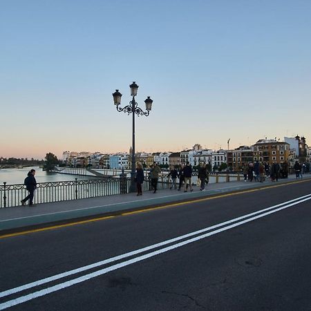 Betis Deluxe Riverside Sevilha Exterior foto